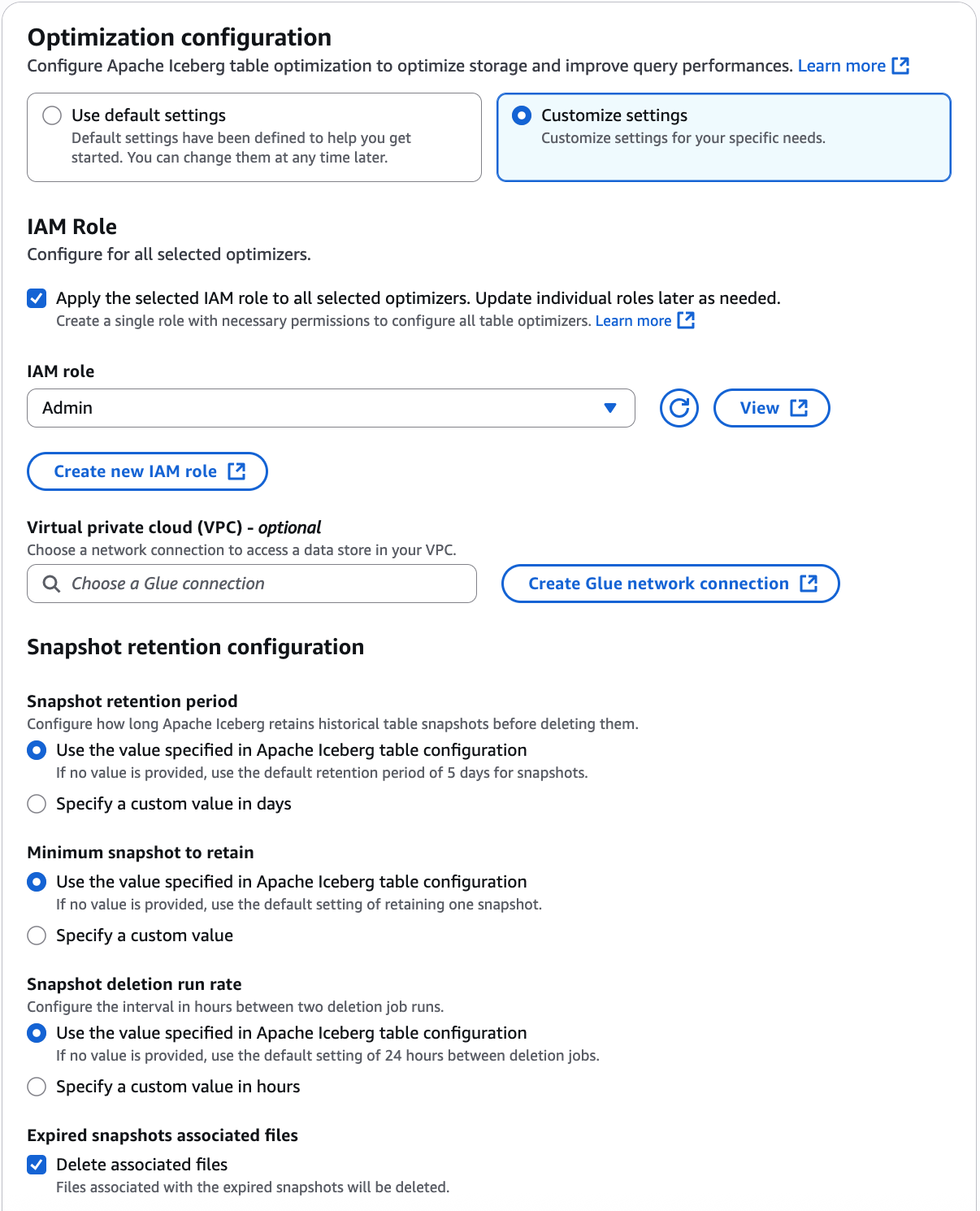 Apache Iceberg table details page with Enable retention>Customize settings option.